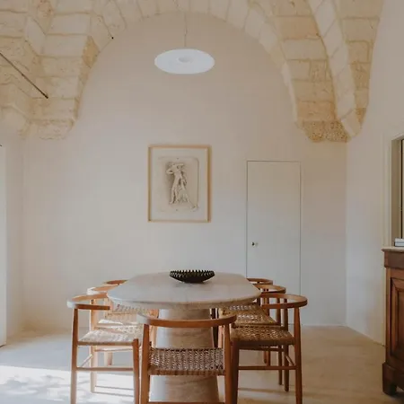 Casa de Férias Seventeenth-century In Salento With Pool *