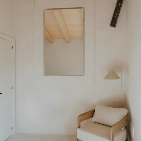 Seventeenth-century In Salento With Pool 갈라토네