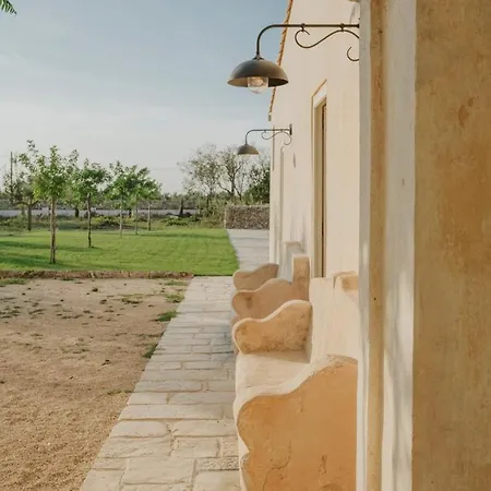 Seventeenth-century In Salento With Pool 度假居 *