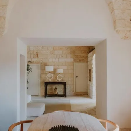 Seventeenth-century In Salento With Pool