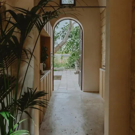 Seventeenth-century In Salento With Pool 度假居