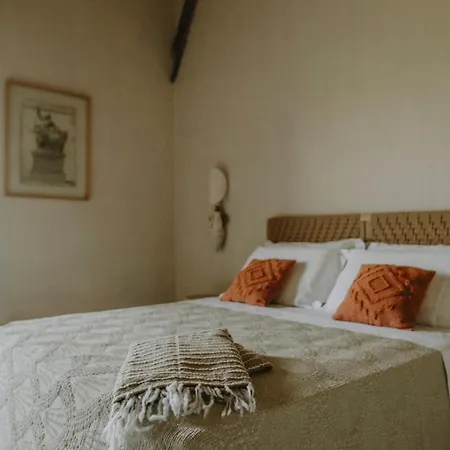 Seventeenth-century In Salento With Pool *